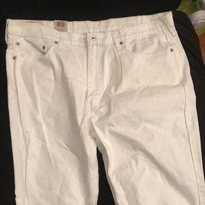 White Levi’s 514 straight men’s jeans (B)